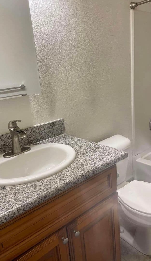 Henderson Apartment: 305 Eastminster Ct