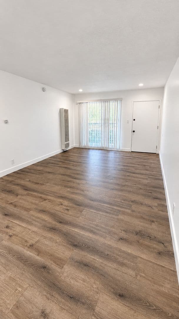 Panorama City Apartment: 8817-8835 Tobias Ave.