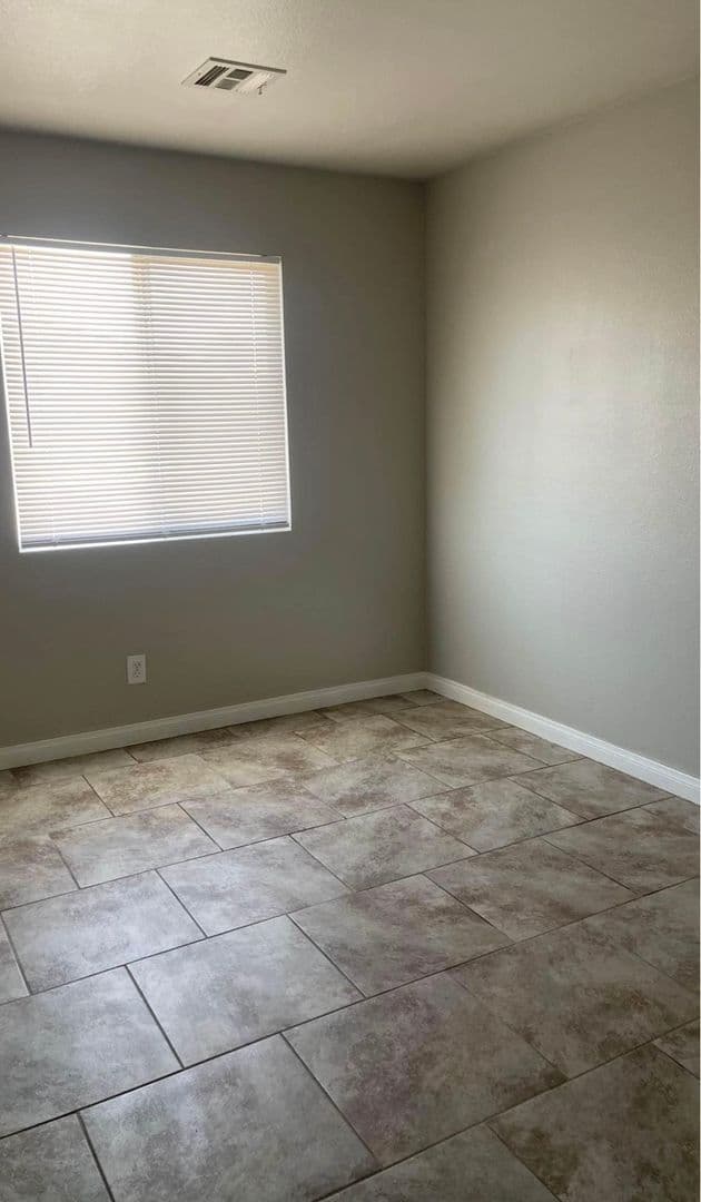 Henderson Apartment: 305 Eastminster Ct