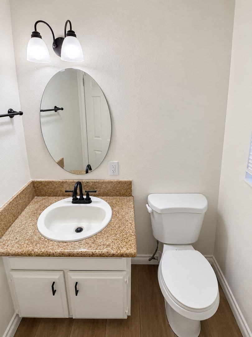 Anaheim Apartment: 1670 W Broadway - 6B