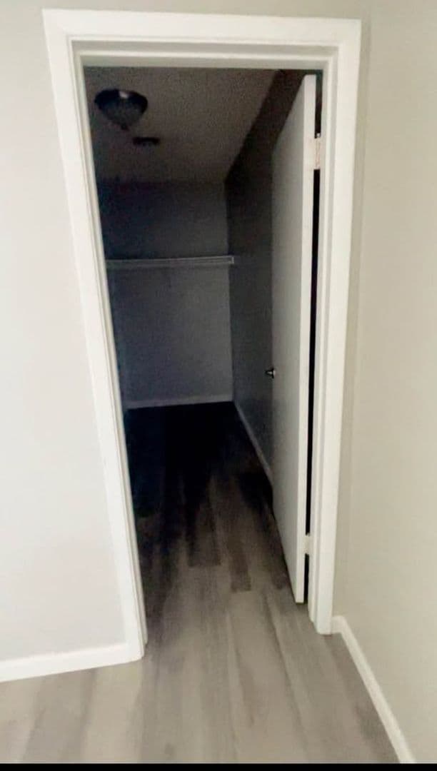 Henderson Apartment: 811 Joyce St