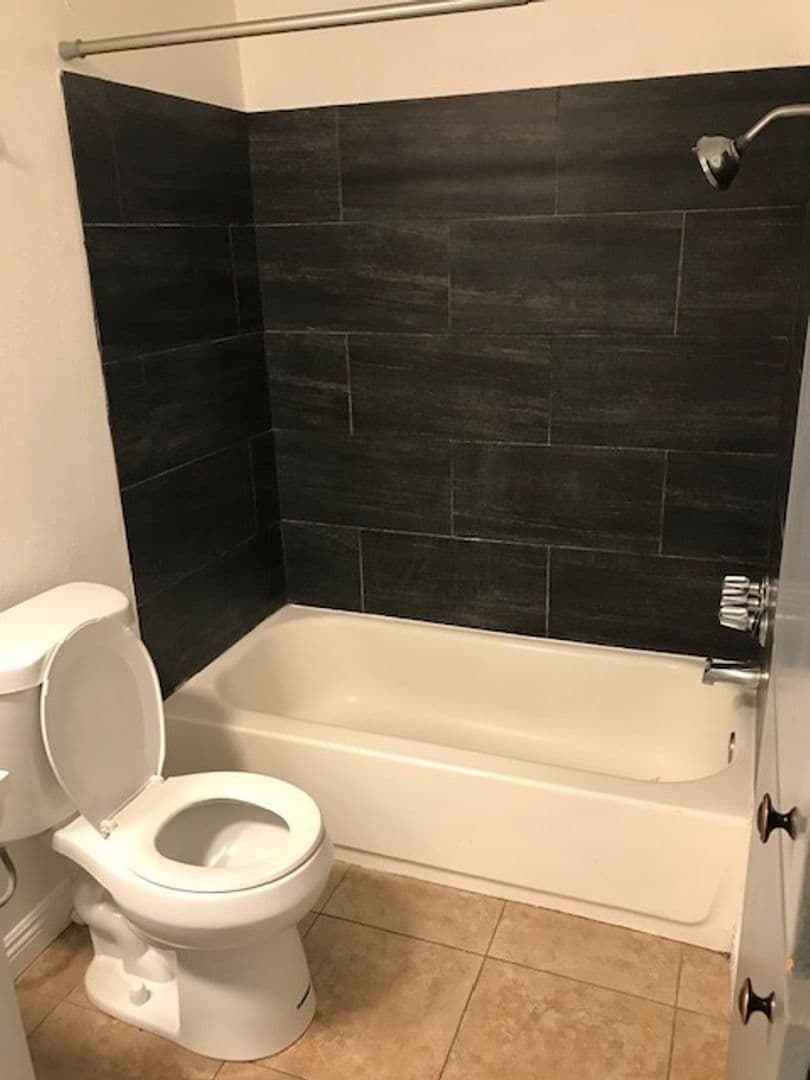 Palmdale Apartment: 441/417 E Avenue Q-3