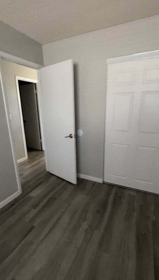 Henderson Apartment: 811 Joyce St
