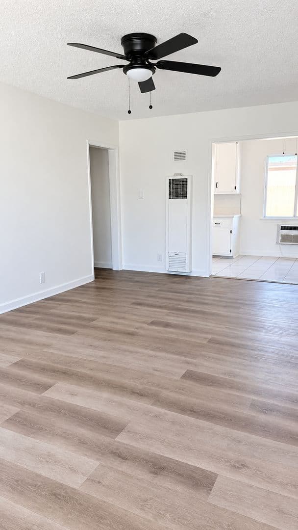 Panorama City Apartment: 8817-8835 Tobias Ave.