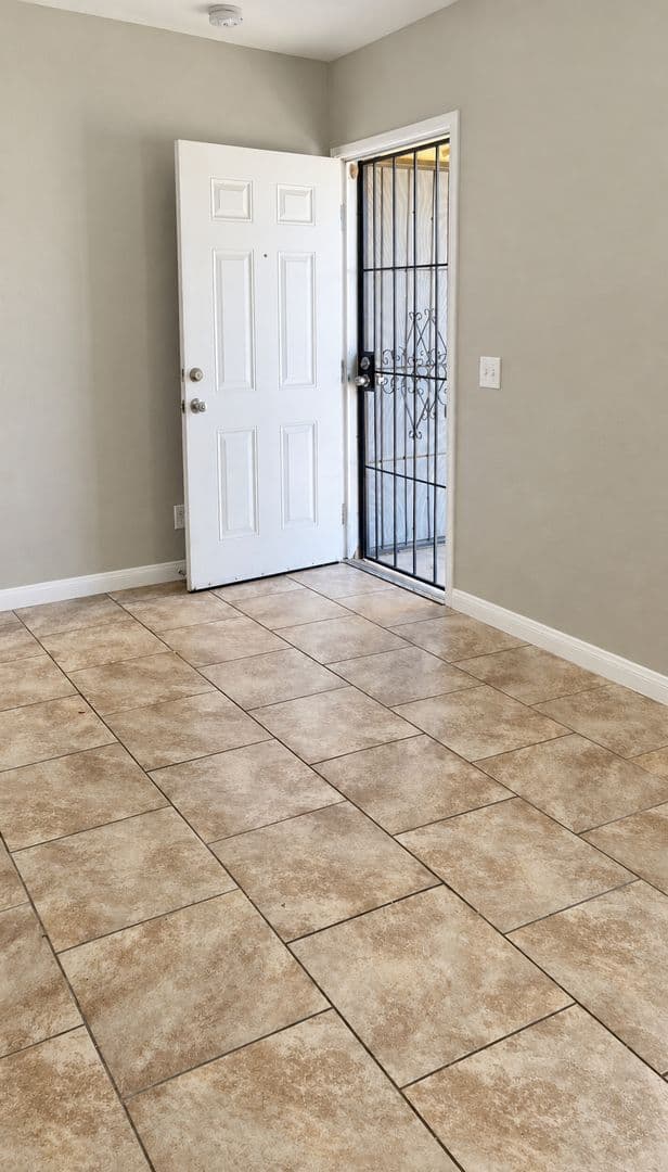 Henderson Apartment: 305 Eastminster Ct