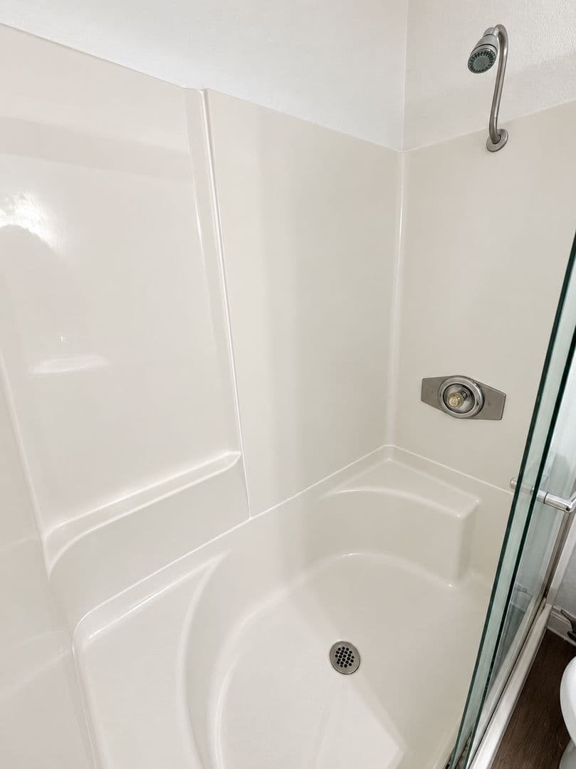 Anaheim Apartment: 1670 W Broadway