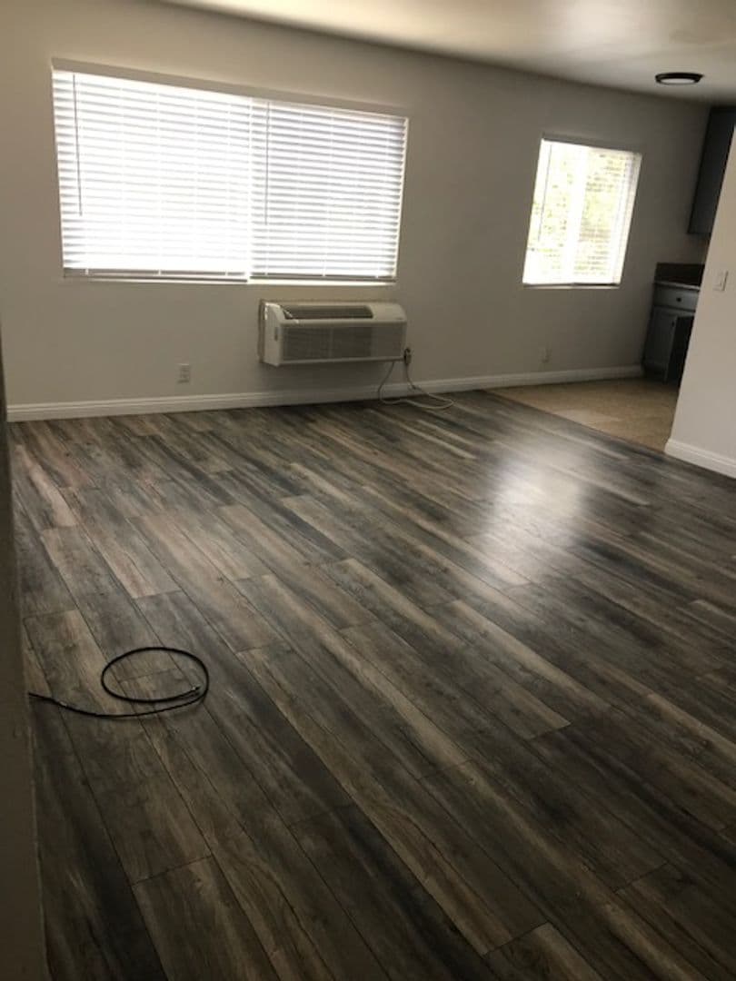 Palmdale Apartment: 441/417 E Avenue Q-3