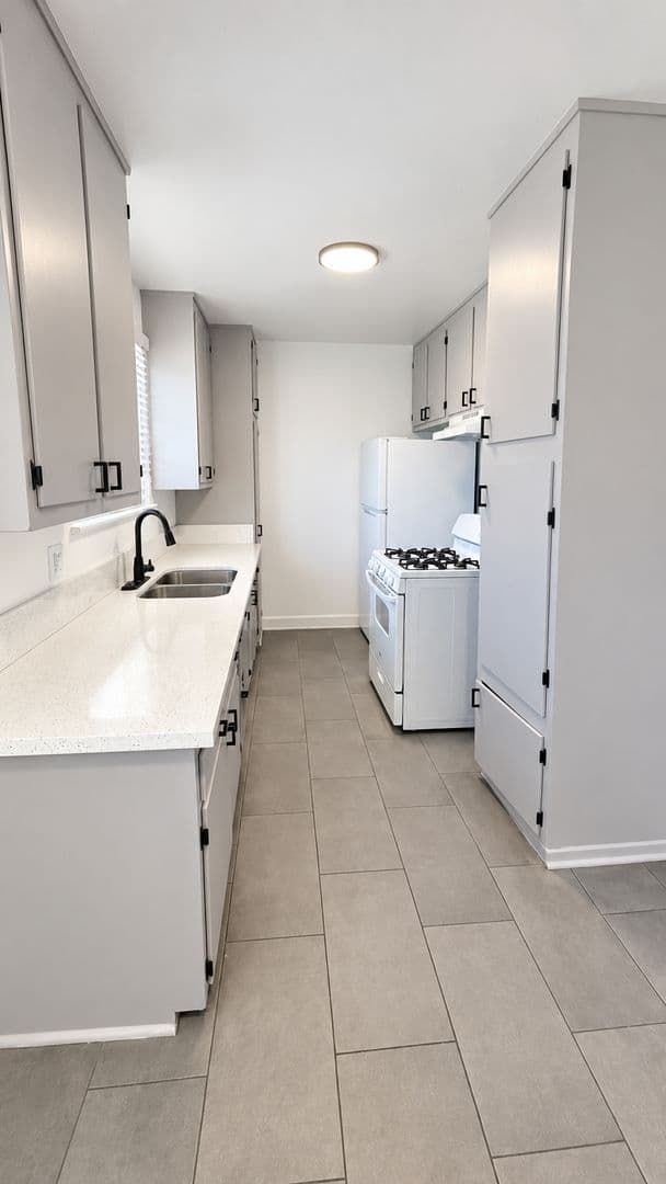 Panorama City Apartment: 8817-8835 Tobias Ave.