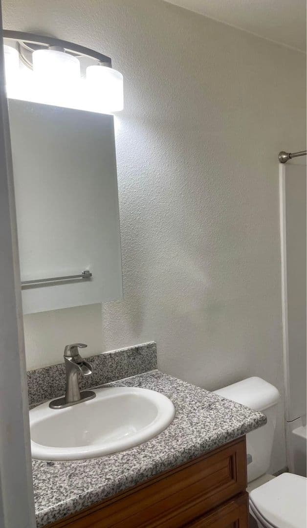 Henderson Apartment: 305 Eastminster Ct