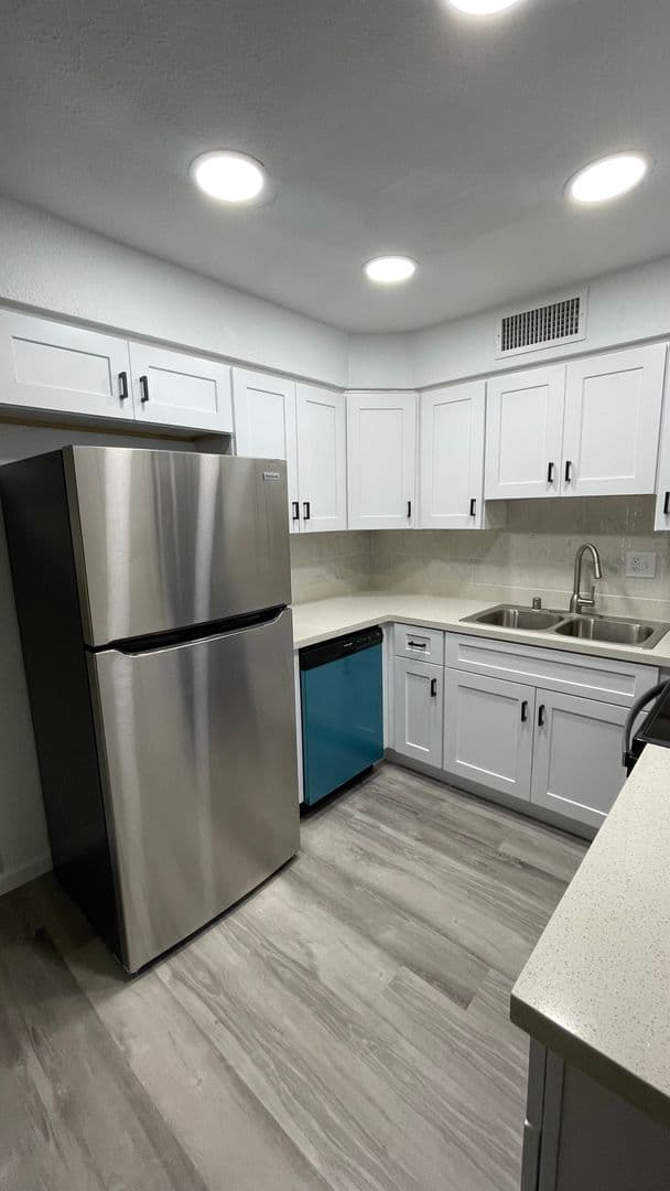 Las Vegas Apartment: 1800 Rexford Drive