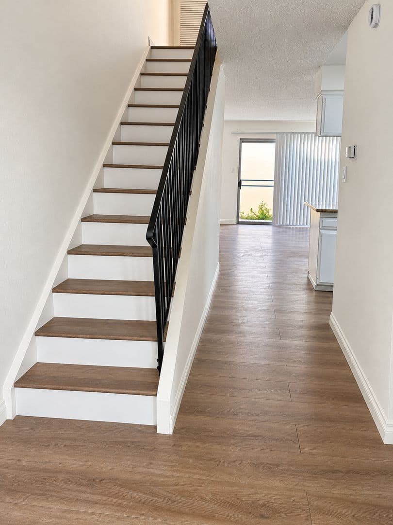 Anaheim Apartment: 1670 W Broadway - 6B