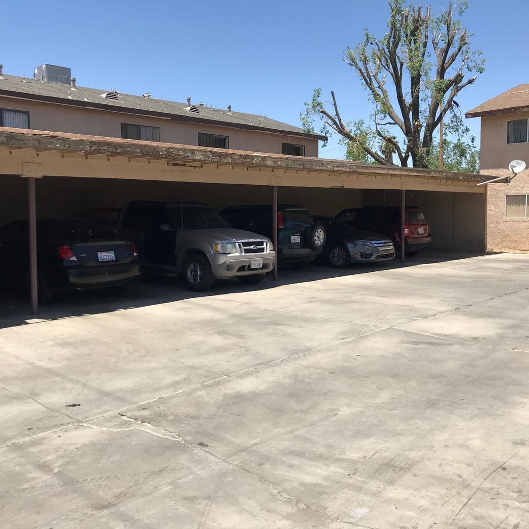 Palmdale Apartment: 38431 5th St East