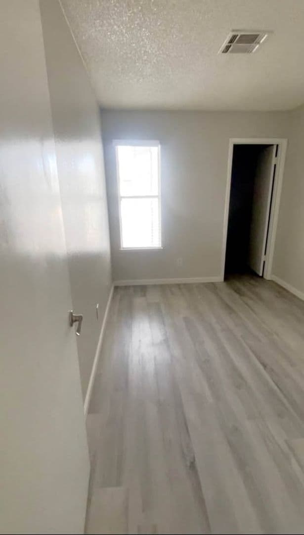 Henderson Apartment: 811 Joyce St