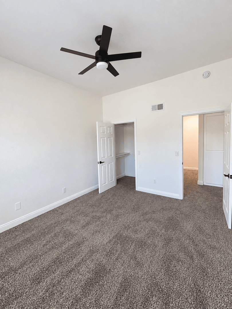 Lancaster Apartment: 2818 - 2852  W. Avenue K-8