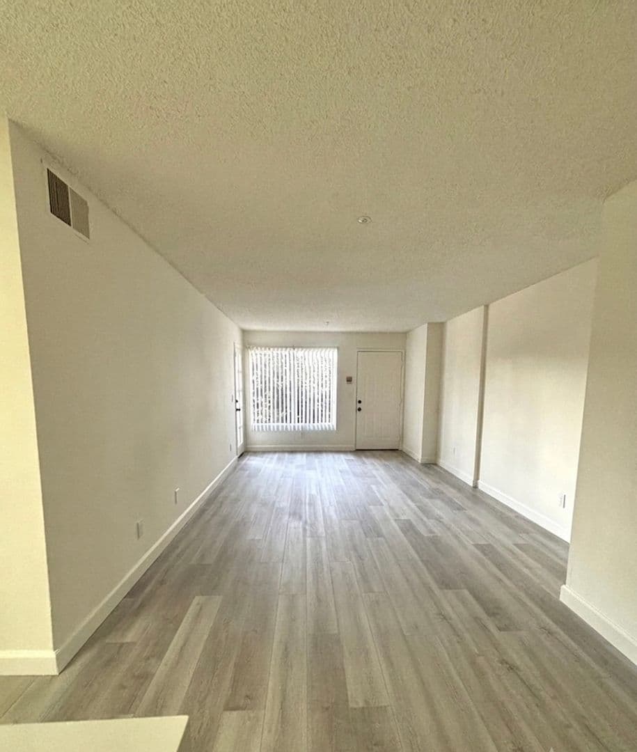 Buena Park Apartment: 6331 Los Robles Ave.