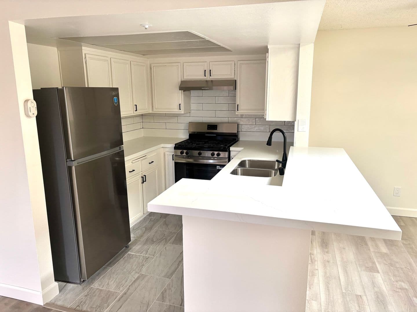 Buena Park Apartment: 6331 Los Robles Ave.