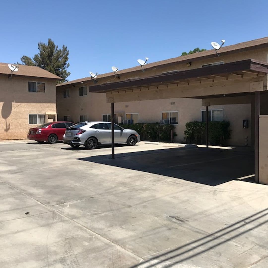 Palmdale Apartment: 38431 5th St East