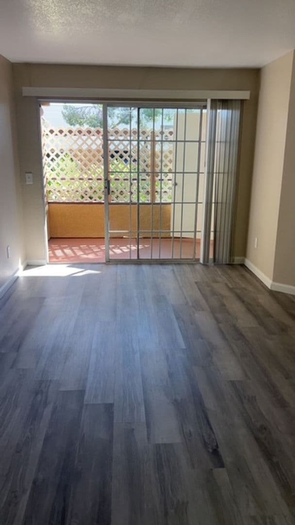 Las Vegas Apartment: 1110 Redwood St