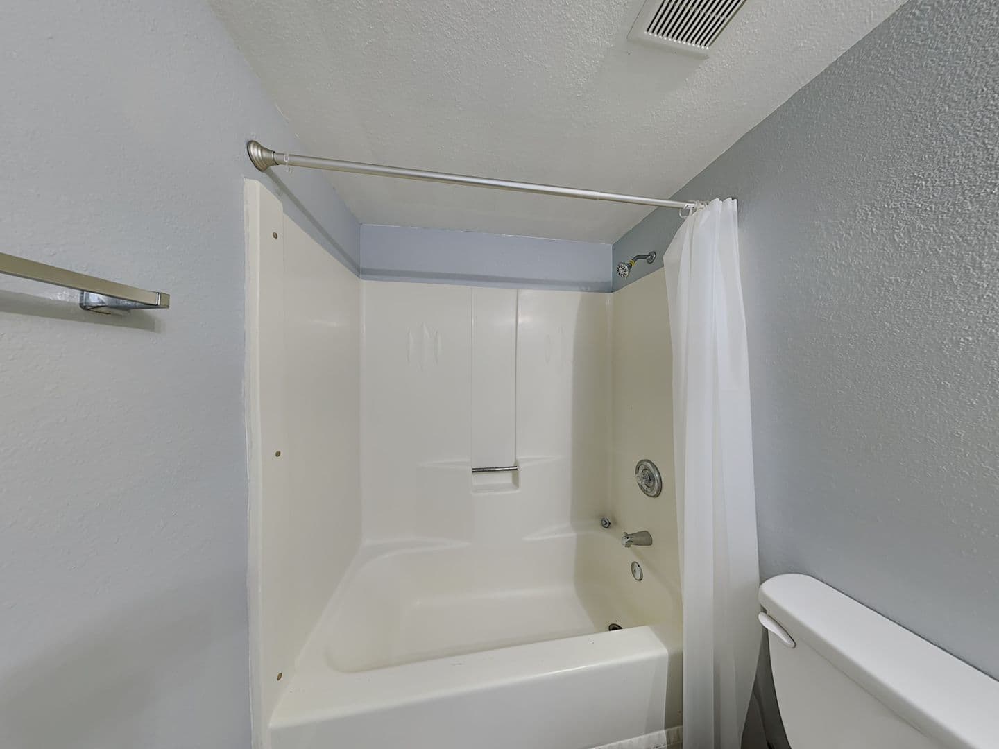 Lake Havasu City Apartment: 2021 Commander Dr
