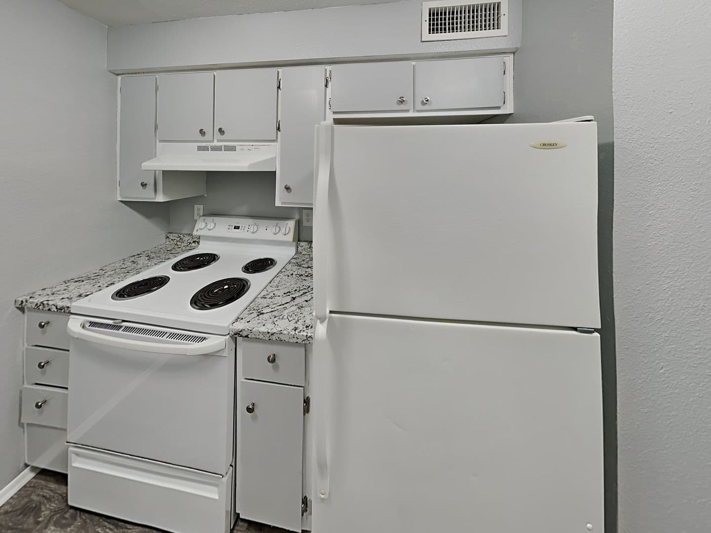 Lake Havasu City Apartment: 2021 Commander Dr