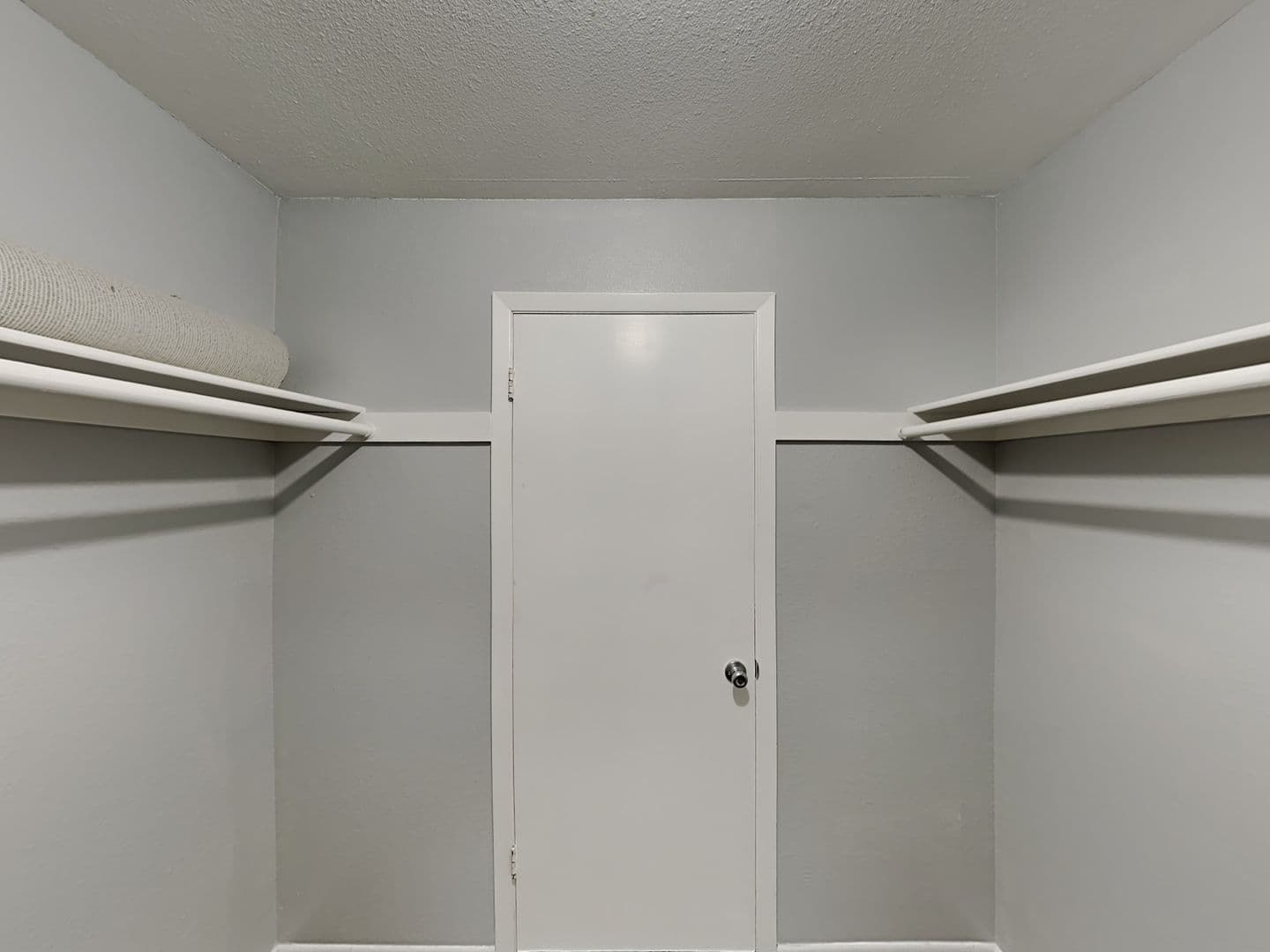 Lake Havasu City Apartment: 2021 Commander Dr