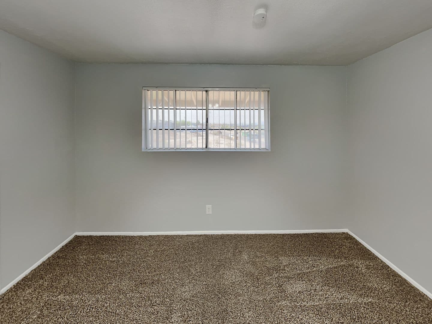 Lake Havasu City Apartment: 2021 Commander Dr