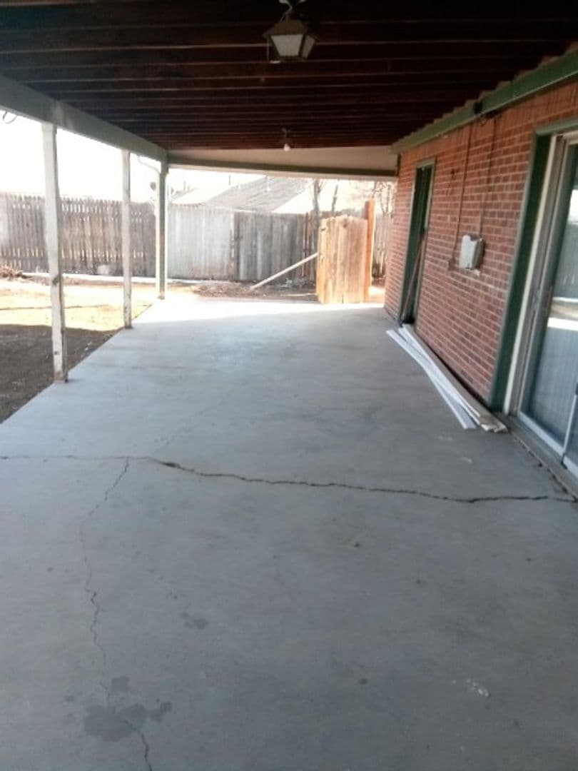 Thornton House: 9430 Rose Ct.