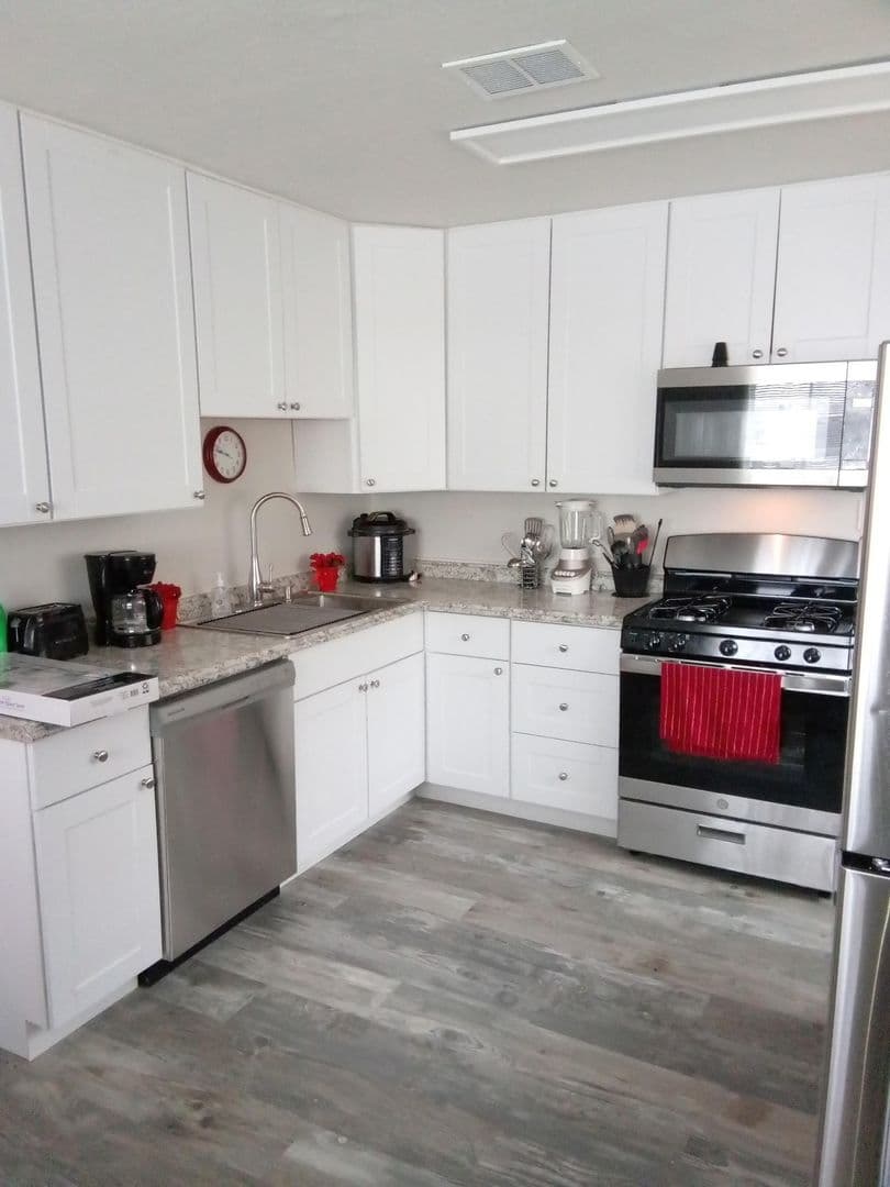 Thornton House: 9430 Rose Ct.