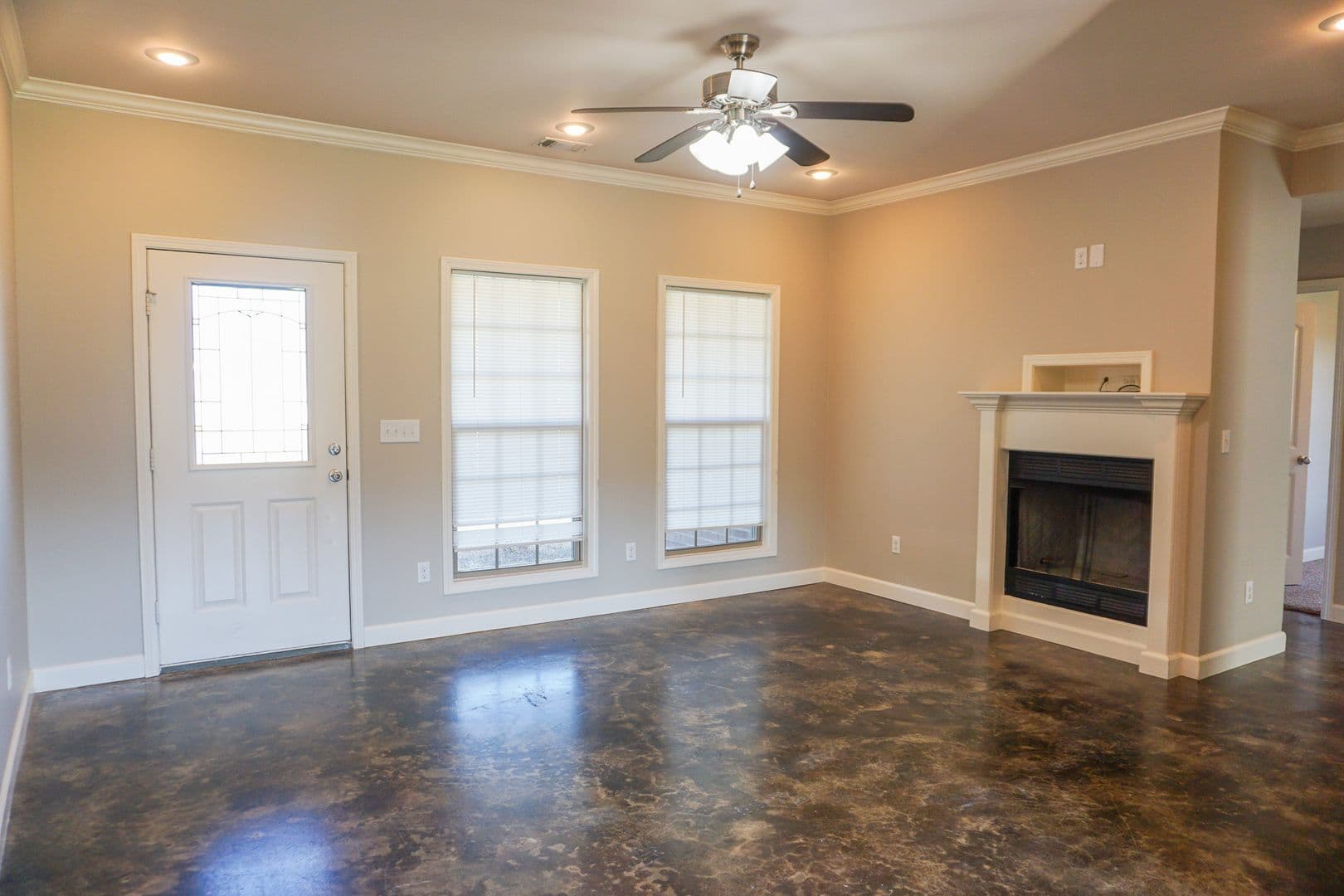 Jonesboro House: 233 CR 416