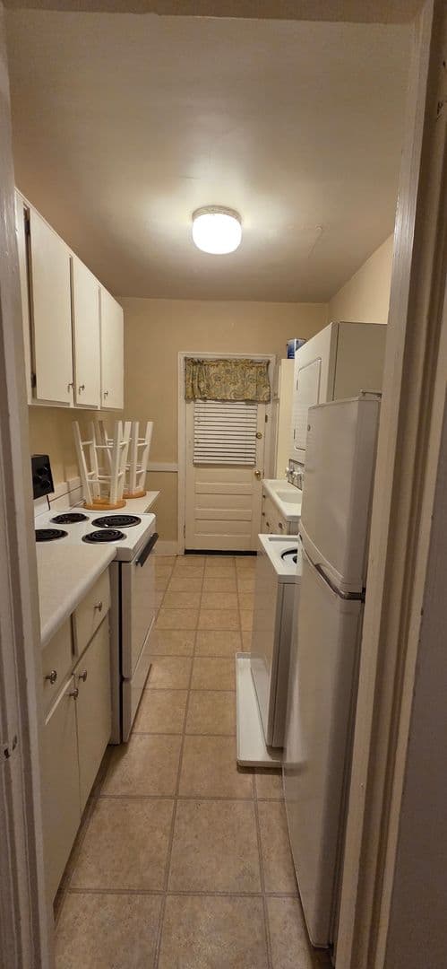 Augusta Apartment: 3015 1/2 Cardinal