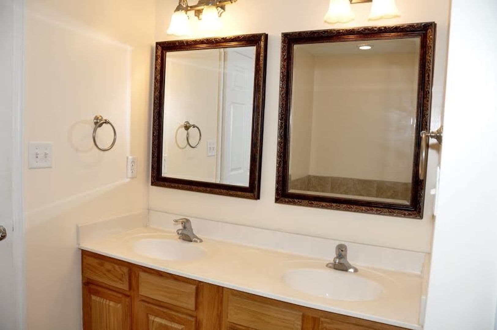 Augusta House: 2214 River Park Ct.
