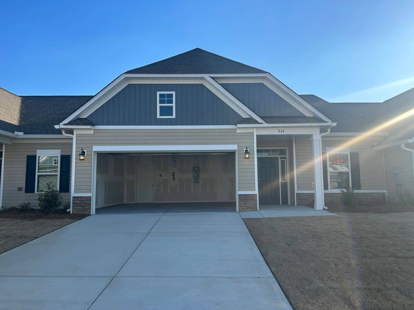 Aiken House: 934 Manitou Cir.