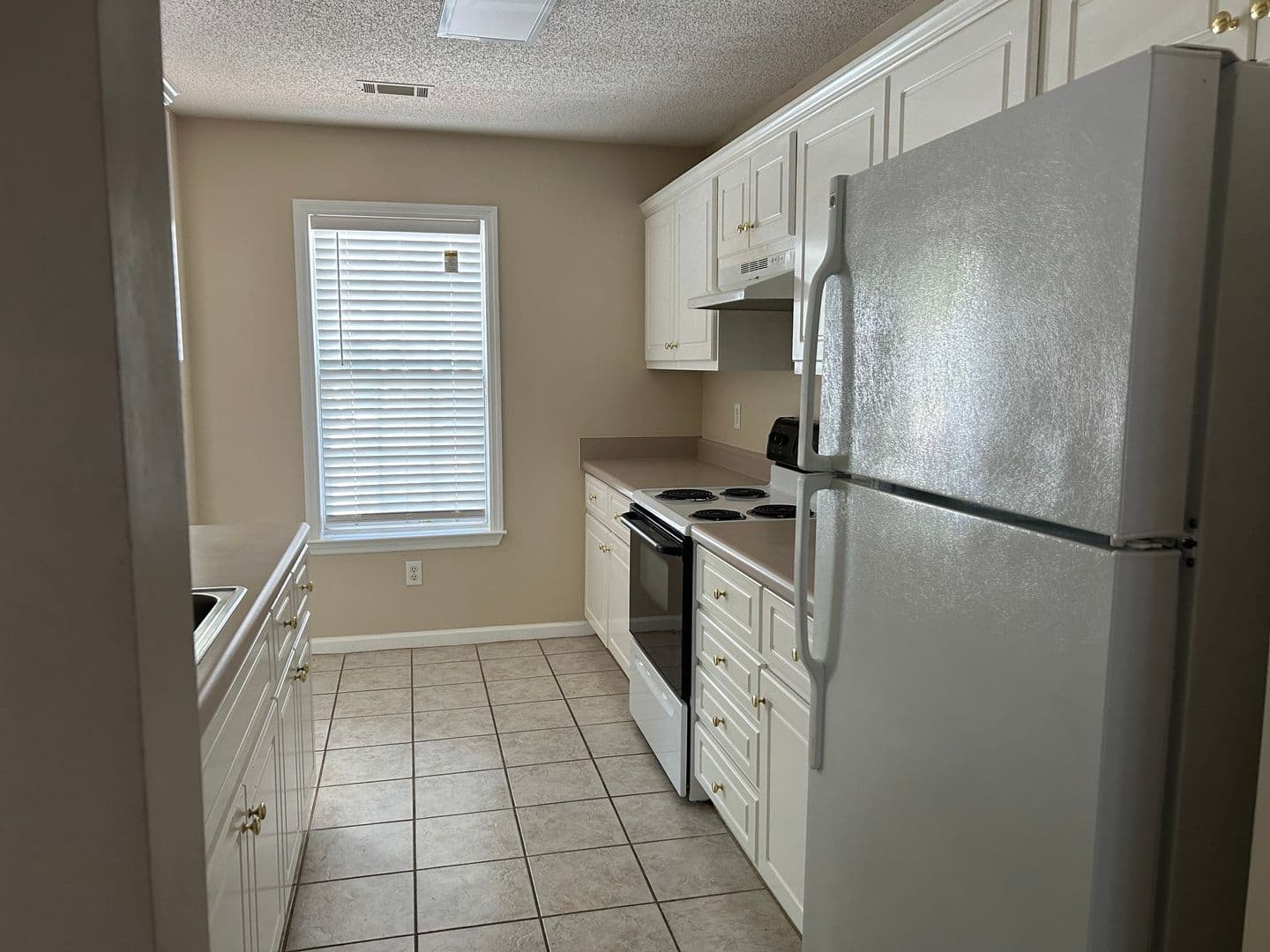 Augusta House: 2020 Summer Valley Way