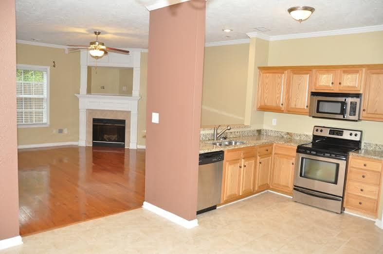 Augusta House: 2208 River Park Ct.