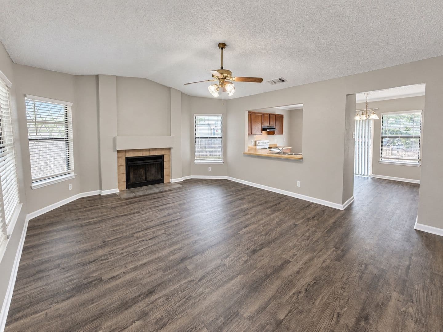 San Antonio House: 6111 Feather Nest