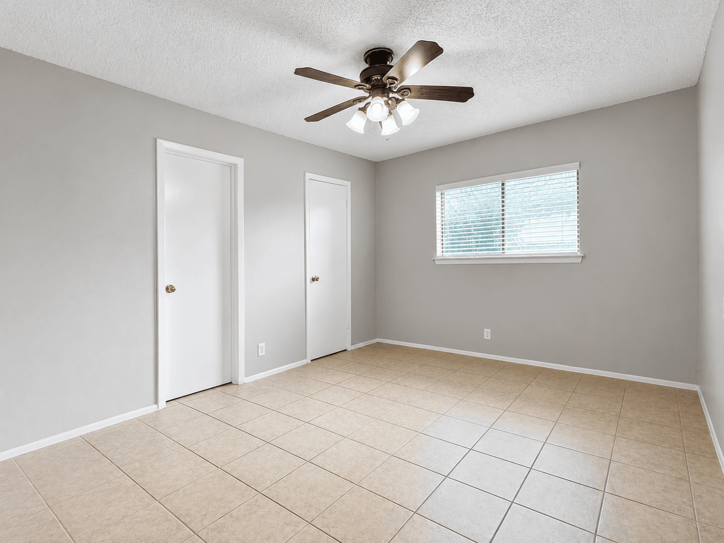 San Antonio House: 4948 Champlain