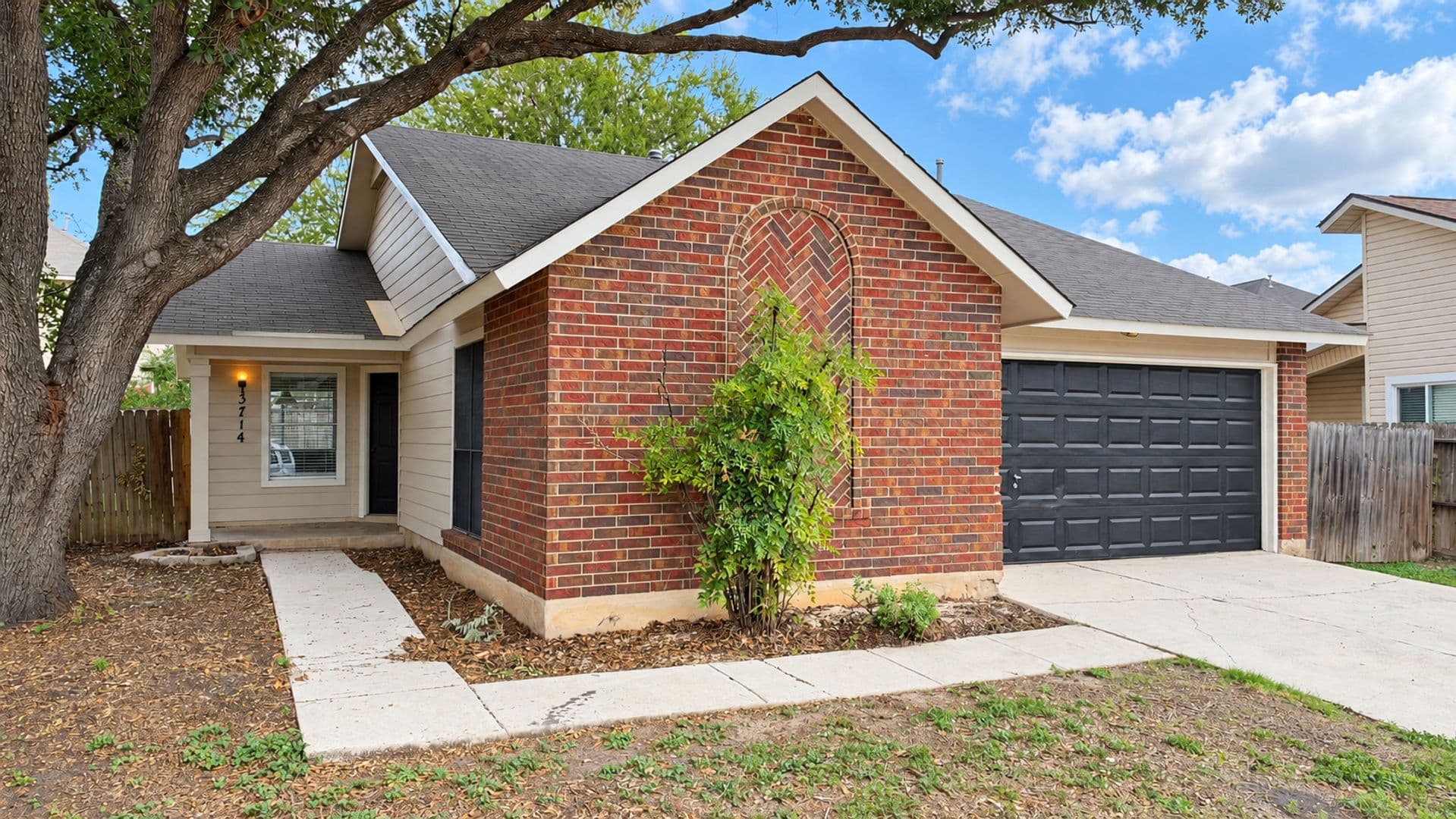San Antonio House: 3714 Candleknoll Circle