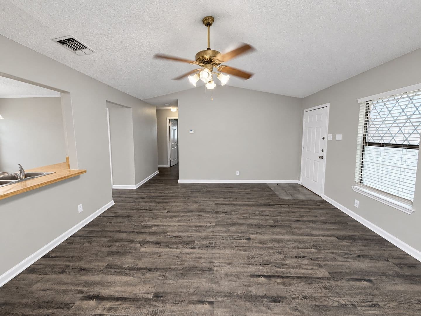 San Antonio House: 6111 Feather Nest