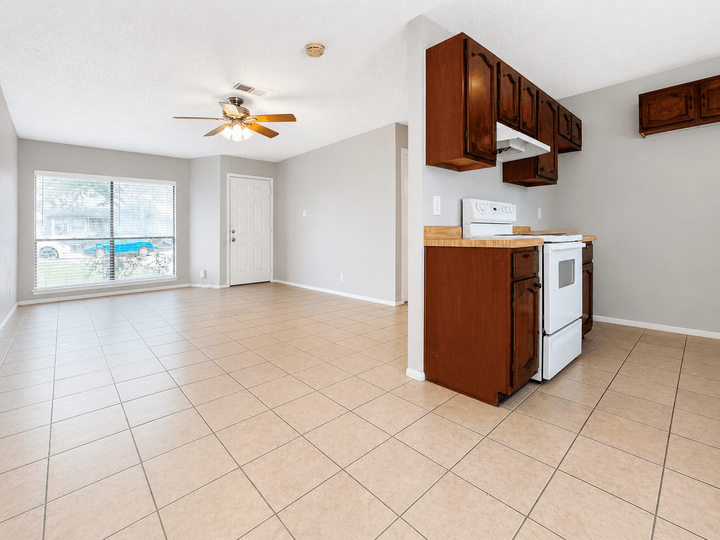San Antonio House: 4948 Champlain
