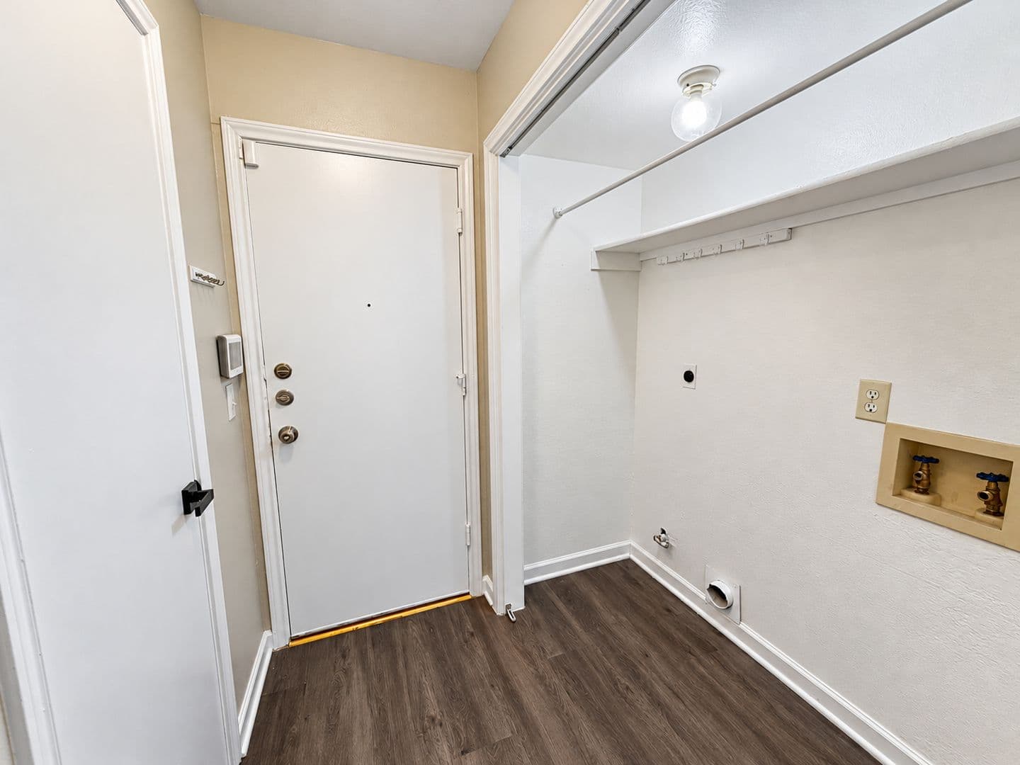 Converse House: 10607 Coyote Hill