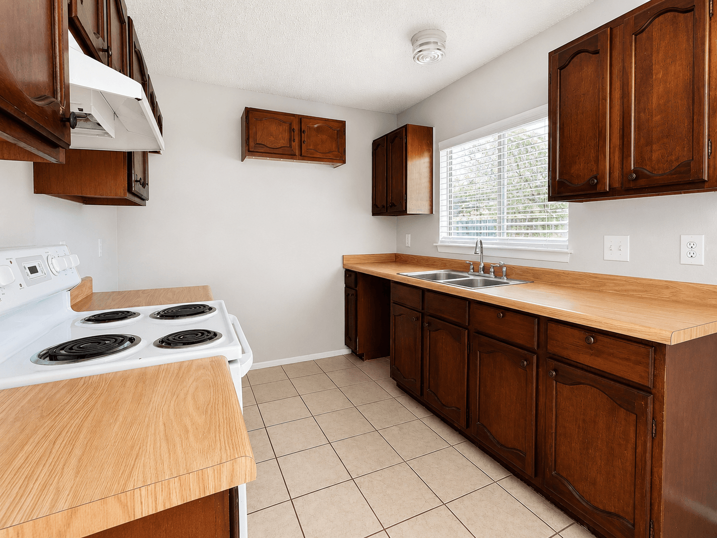 San Antonio House: 4948 Champlain