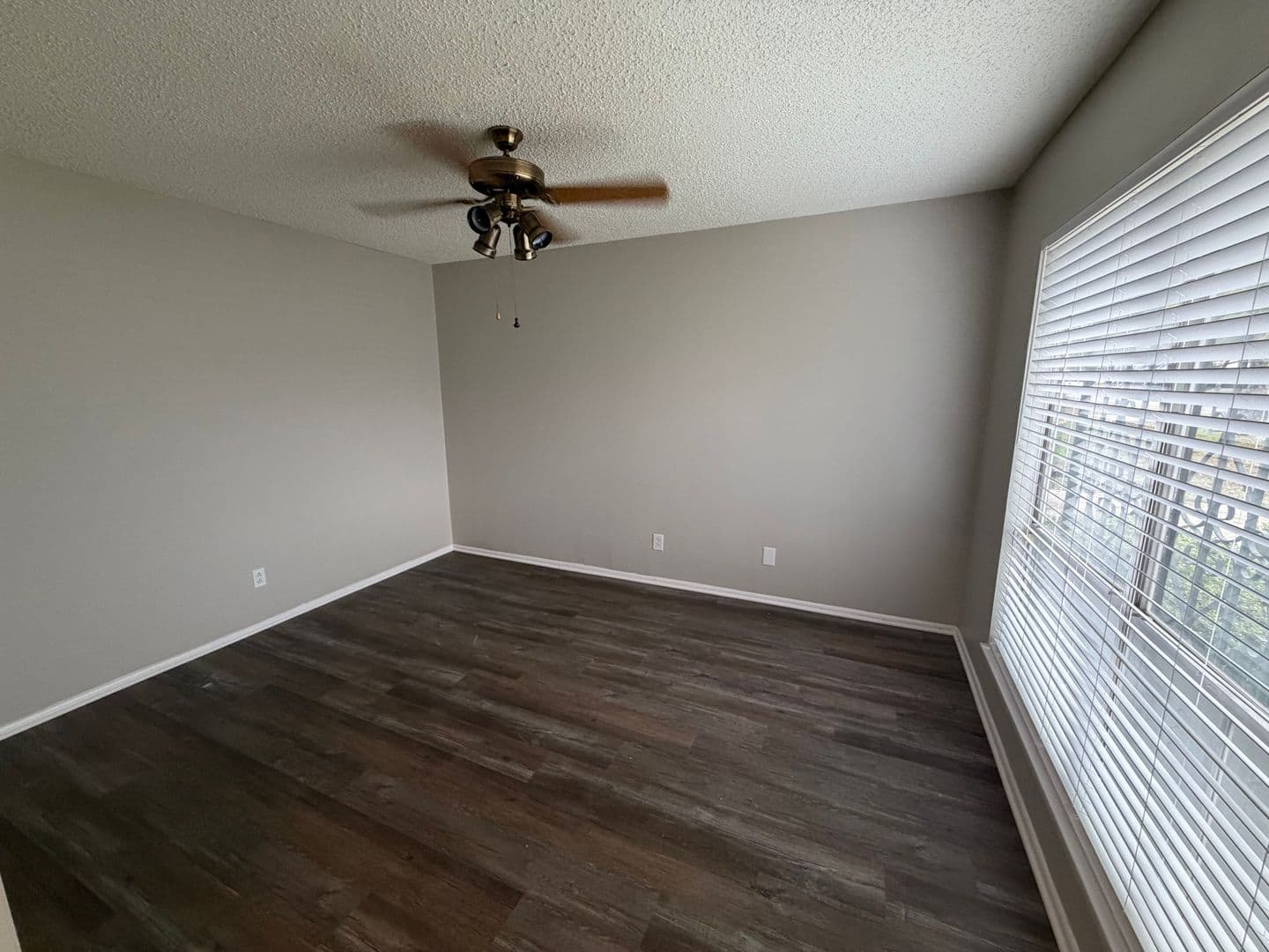 San Antonio House: 7422 Fieldgate Dr