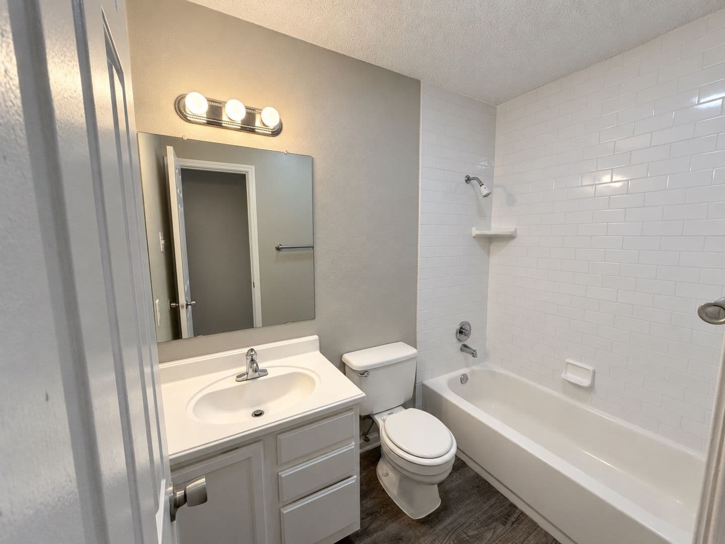 San Antonio House: 6111 Feather Nest