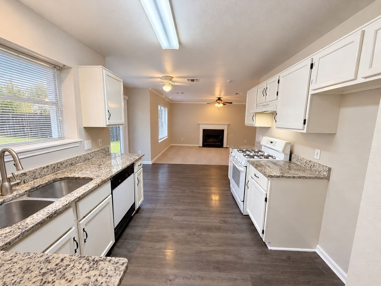Converse House: 10607 Coyote Hill