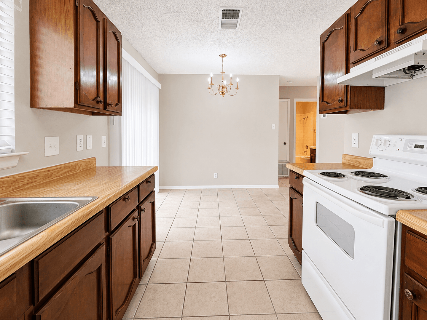 San Antonio House: 4948 Champlain