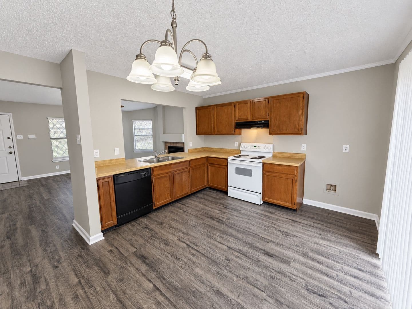 San Antonio House: 6111 Feather Nest