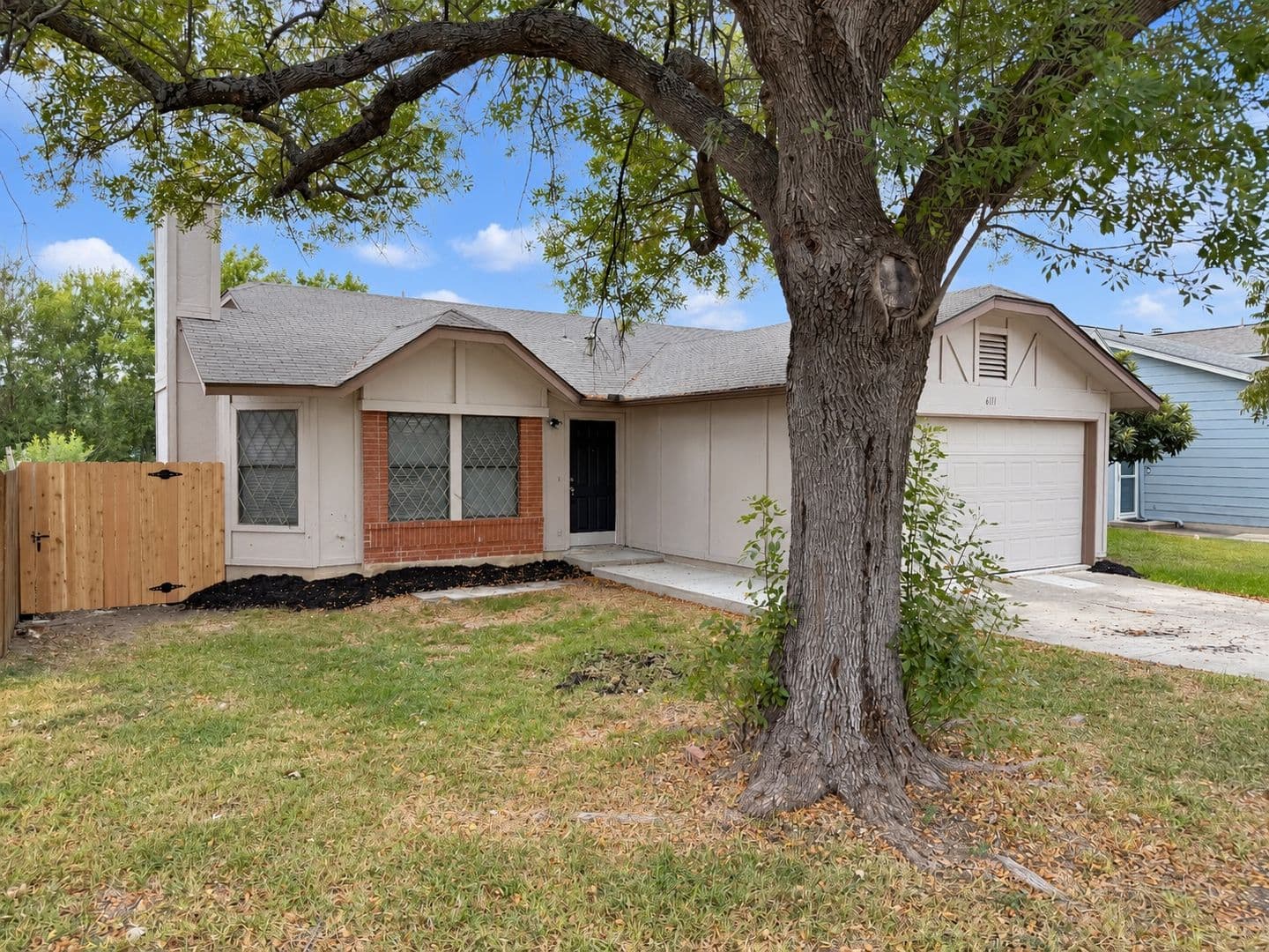 San Antonio House: 6111 Feather Nest