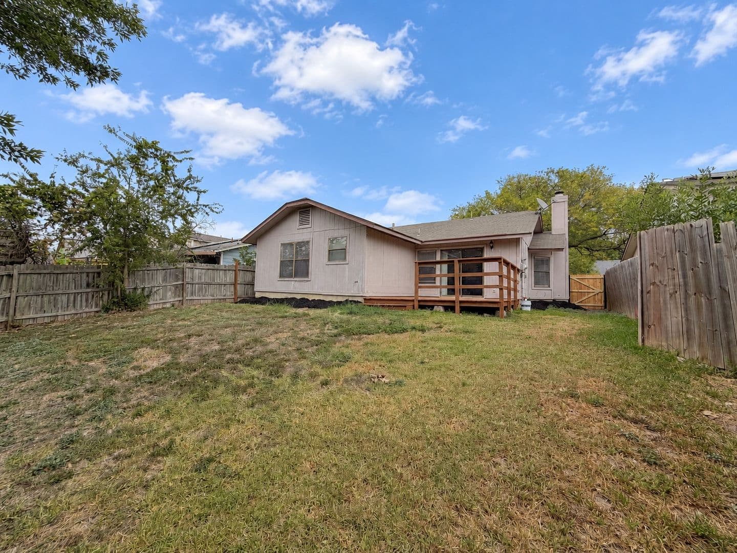San Antonio House: 6111 Feather Nest