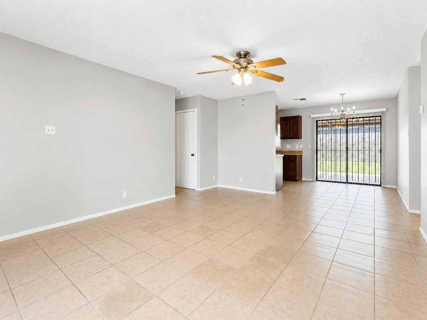 San Antonio House: 4948 Champlain