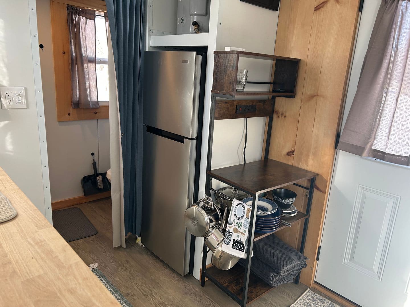 Sherburn Apartment: 301 South Prairie street